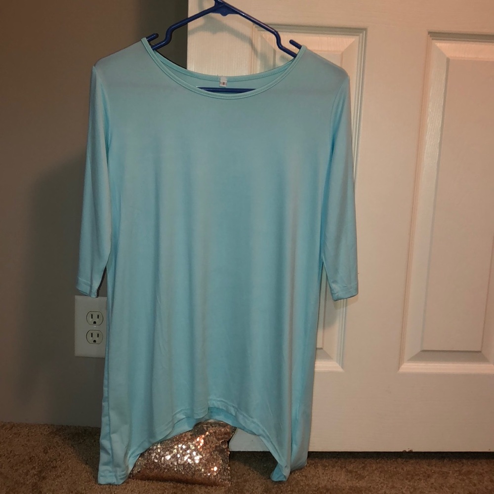 Mid sleeved shirt